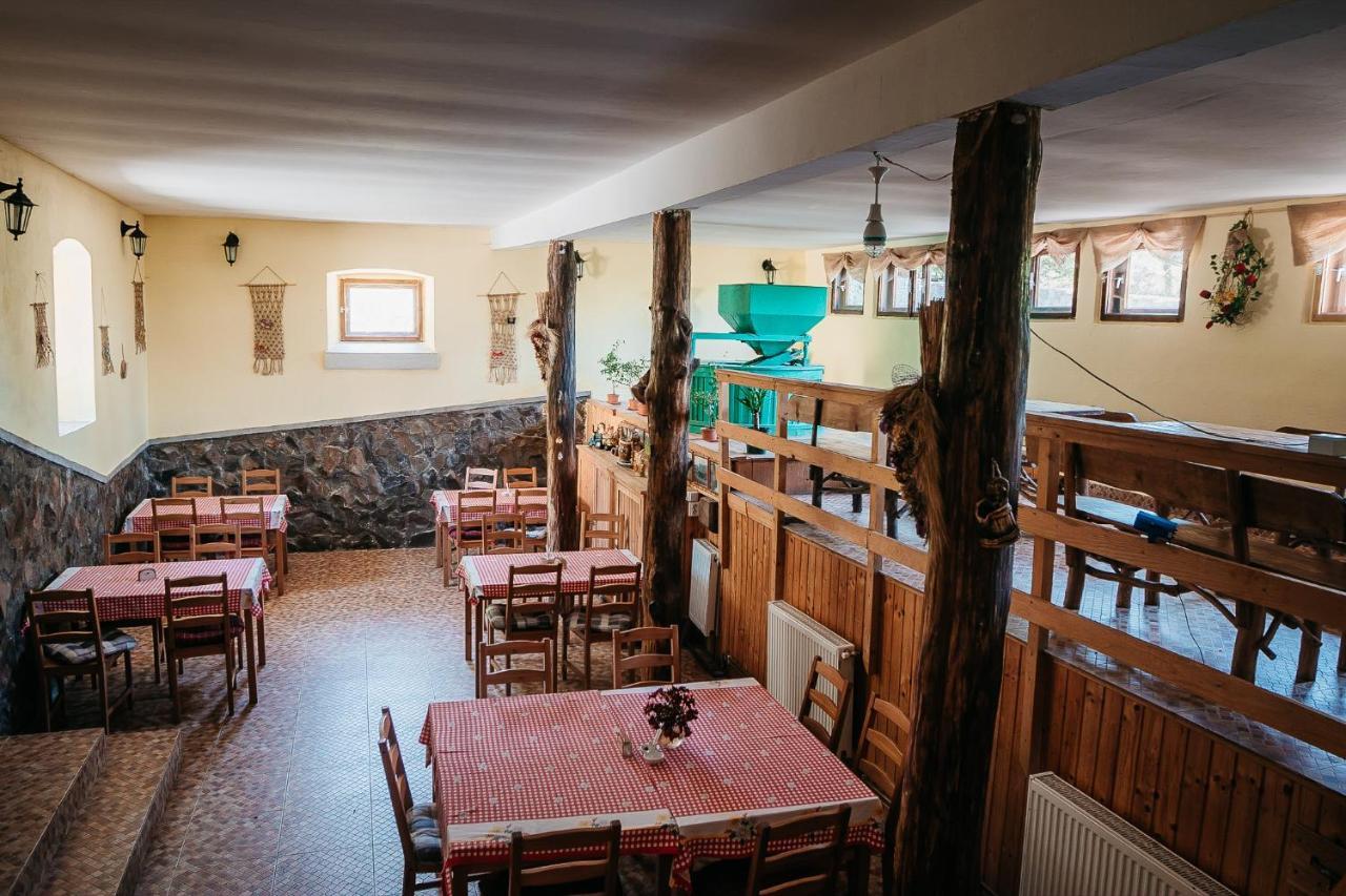 Moara De Piatra Hotell Carta  Eksteriør bilde