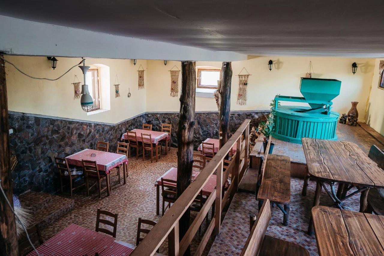 Moara De Piatra Hotell Carta  Eksteriør bilde