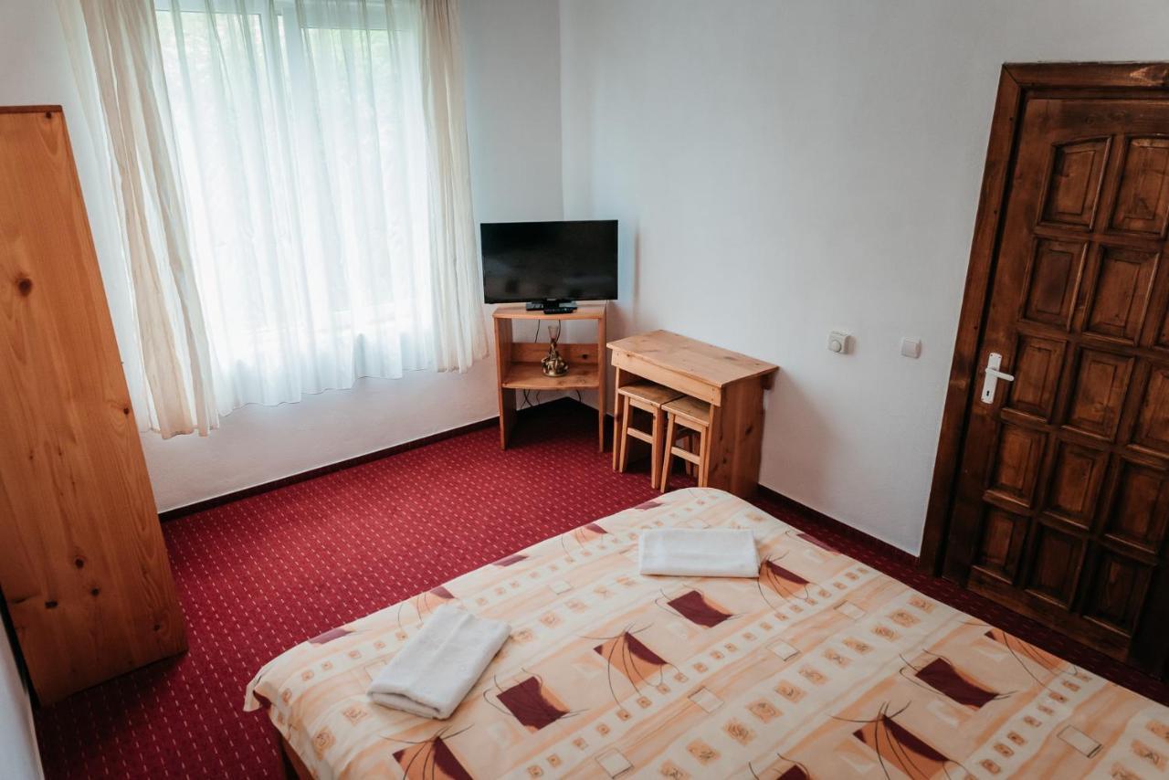Moara De Piatra Hotell Carta  Eksteriør bilde