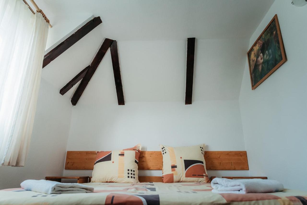 Moara De Piatra Hotell Carta  Eksteriør bilde