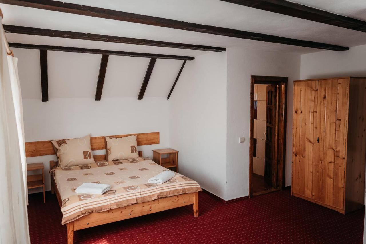 Moara De Piatra Hotell Carta  Eksteriør bilde