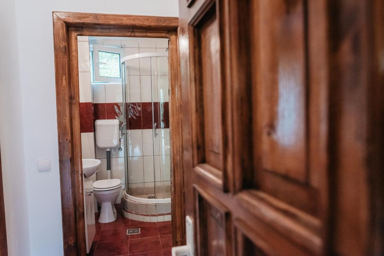 Moara De Piatra Hotell Carta  Eksteriør bilde