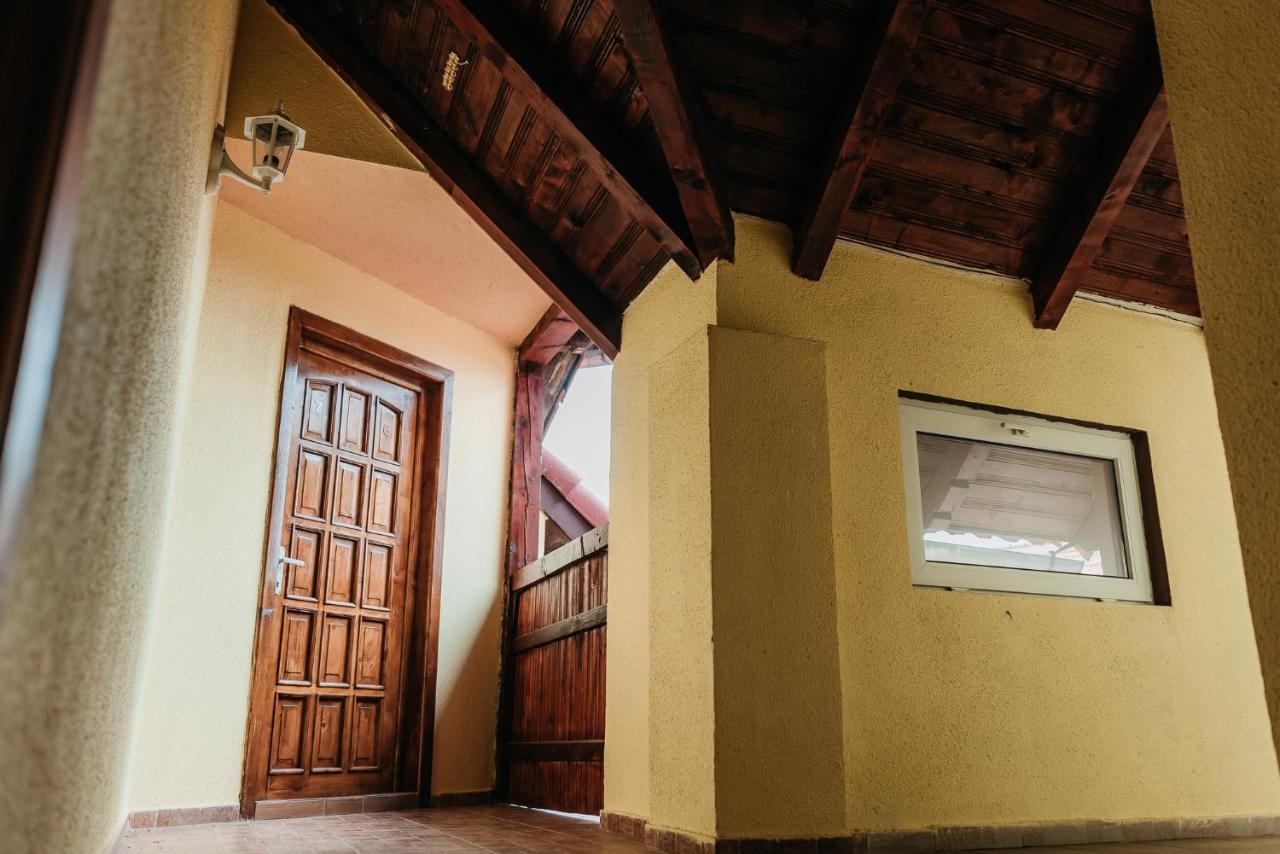 Moara De Piatra Hotell Carta  Eksteriør bilde