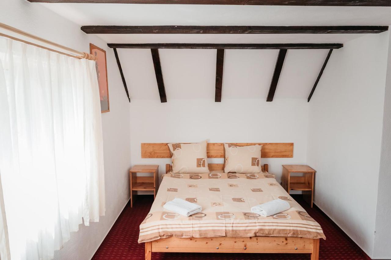 Moara De Piatra Hotell Carta  Eksteriør bilde