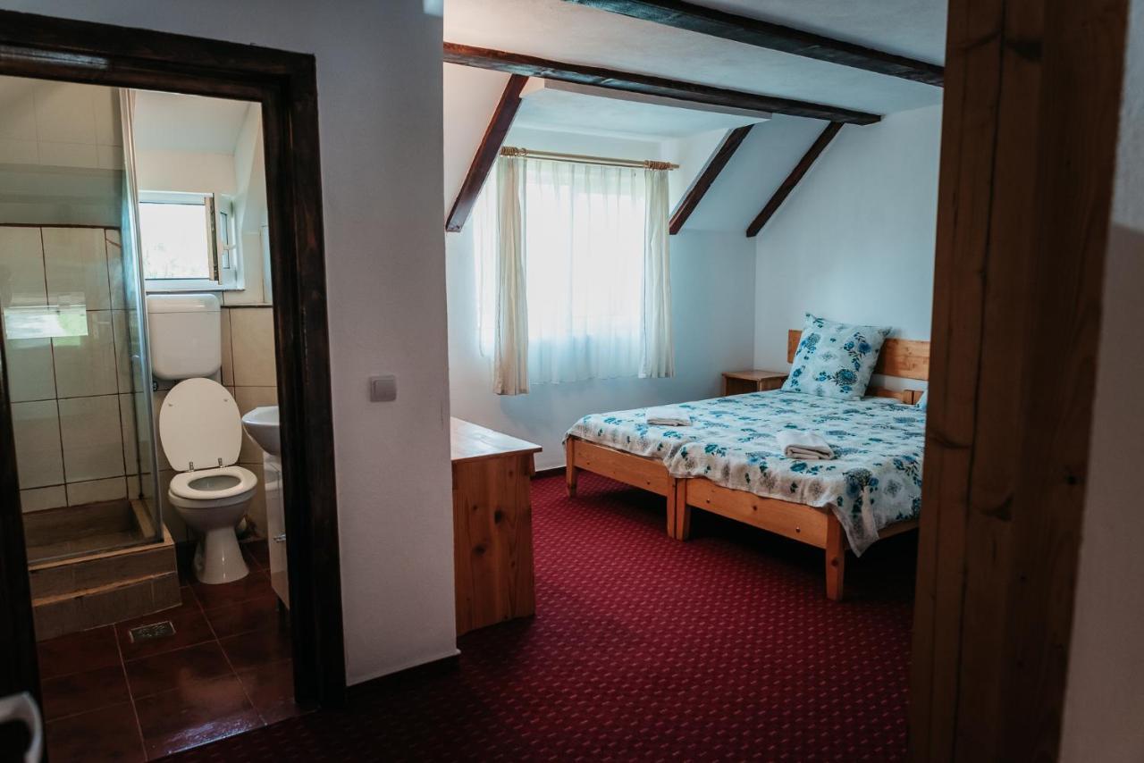 Moara De Piatra Hotell Carta  Eksteriør bilde