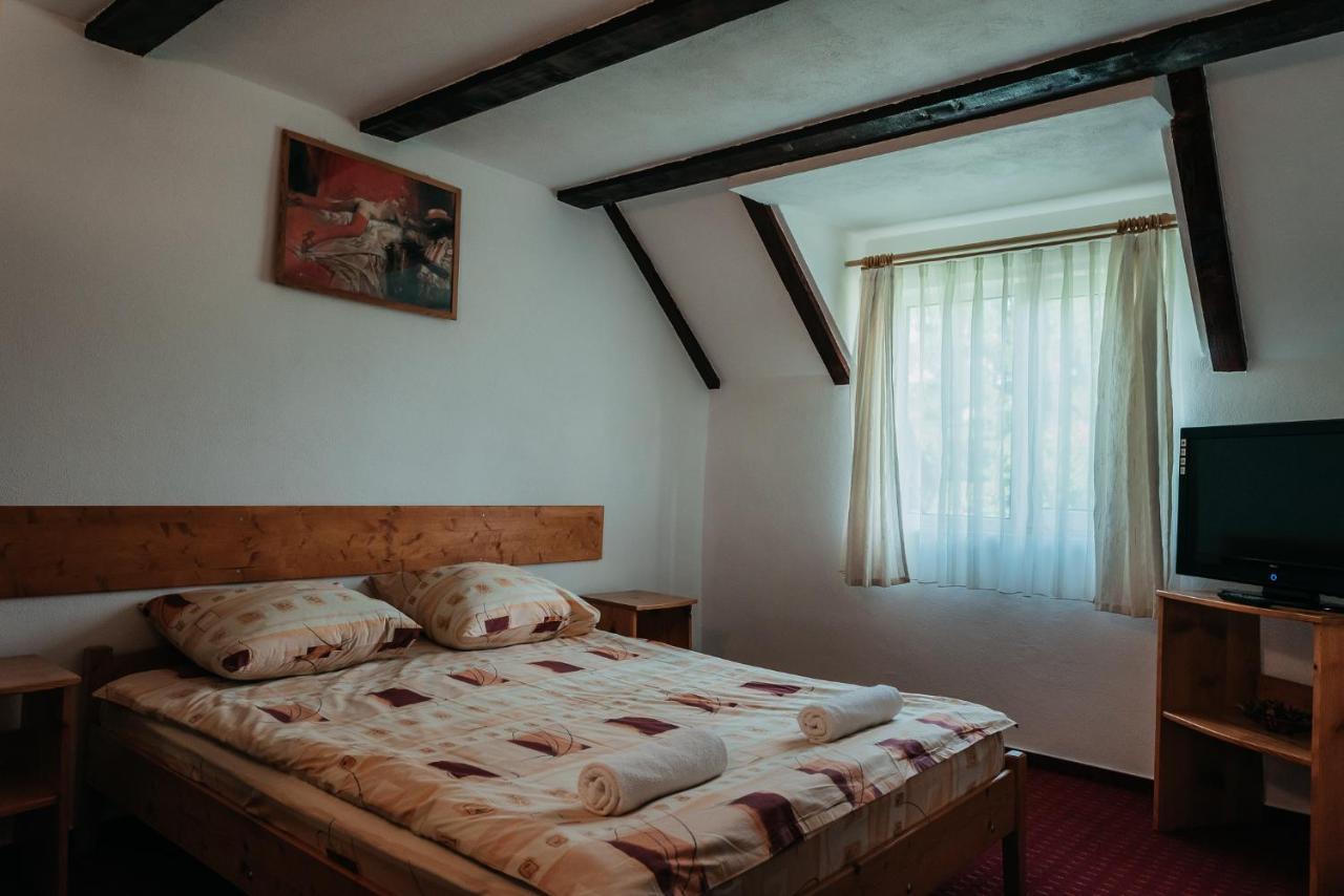 Moara De Piatra Hotell Carta  Eksteriør bilde